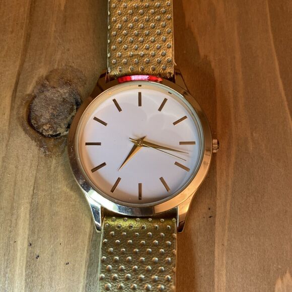 Unbranded Gold Tone Watch New Battery - Picture 1 of 8